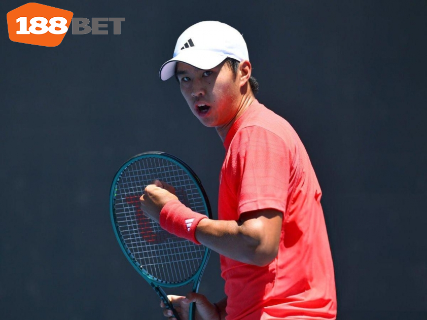 Learner Tien vất vả vượt qua vòng 1 Australian Open 2025 (Ảnh: Getty)